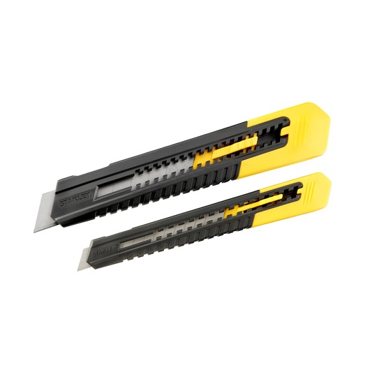 STANLEY STHT10202-0 utility knife set, two retractable snap-off knives, black and yellow, front angle on white.